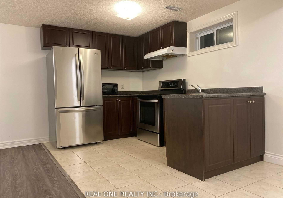 73-romfield-circuit-markham-ontario-n12807878