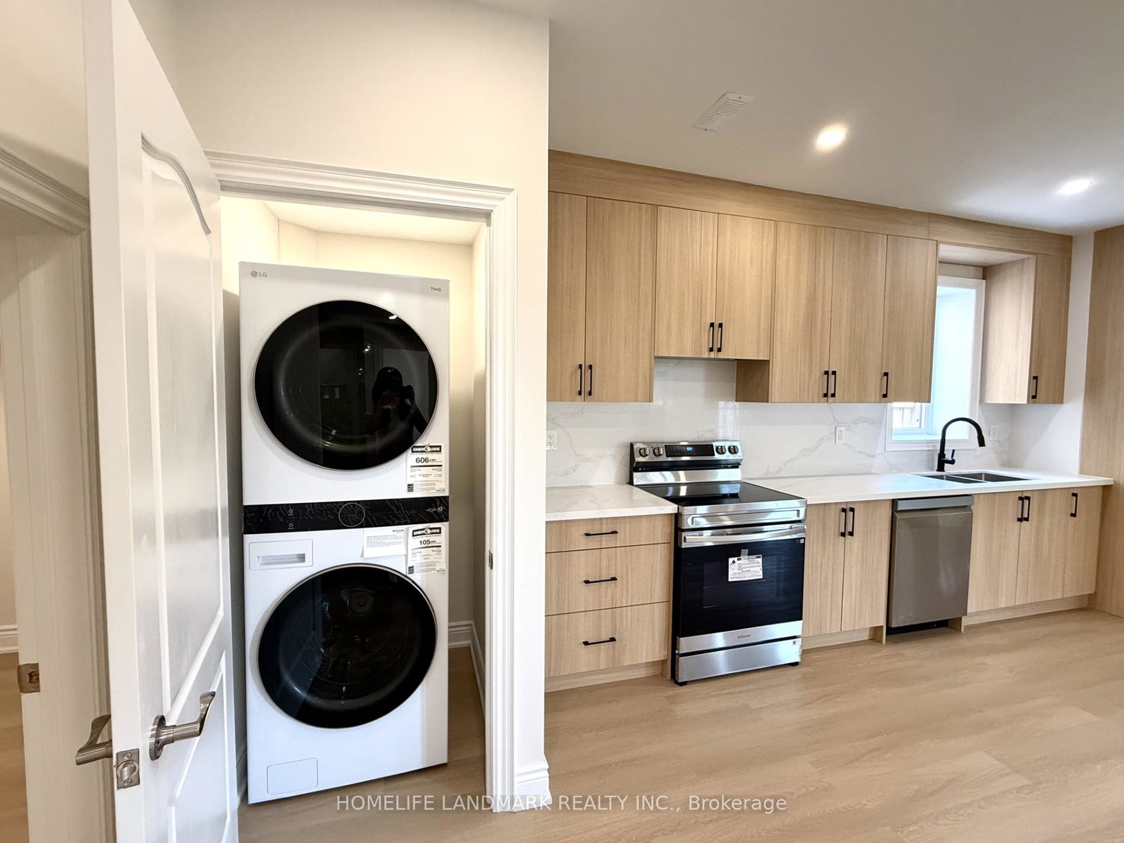 104-mitchell-place-newmarket-ontario-n12808734
