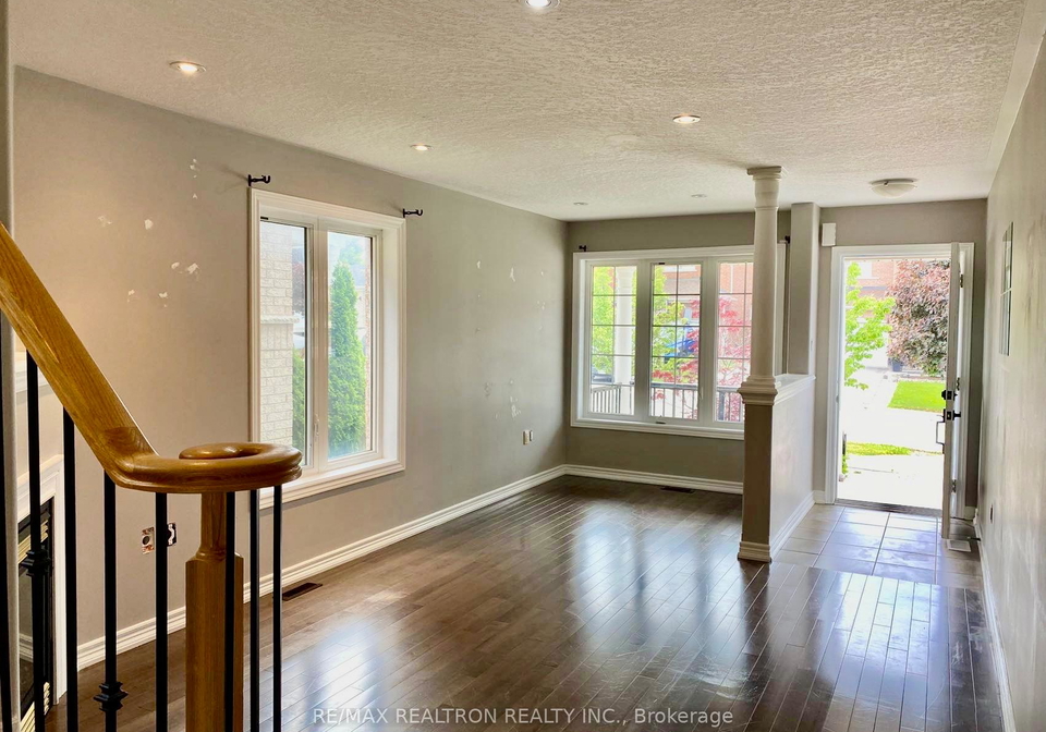 17-christina-crescent-bradford-west-gwillimbury-ontario-n12809332