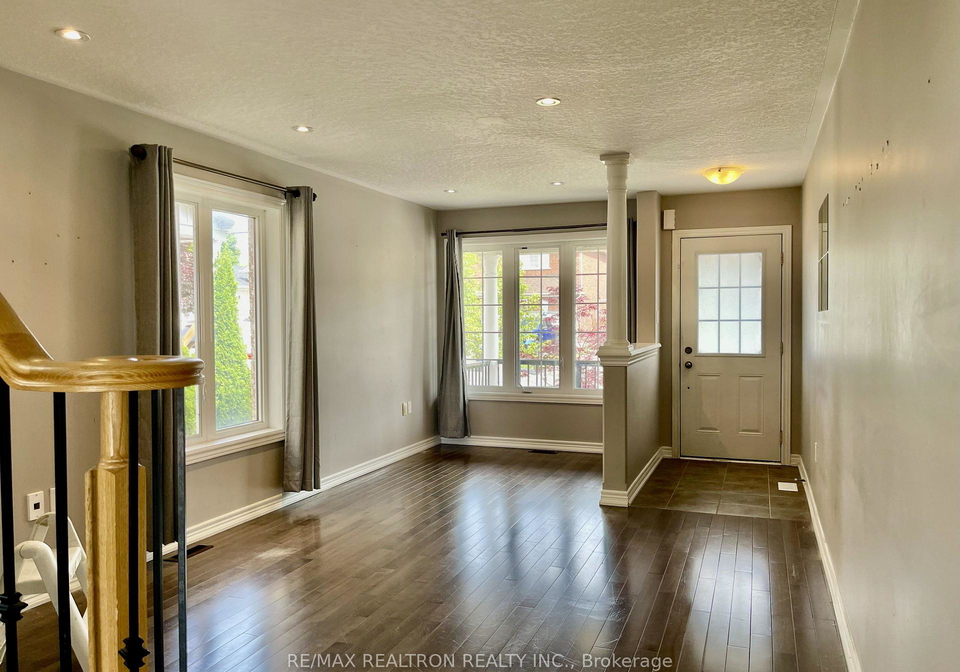 17-christina-crescent-bradford-west-gwillimbury-ontario-n12809332