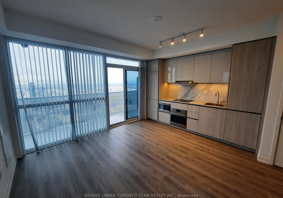 8-interchange-way-vaughan-ontario-n12810000