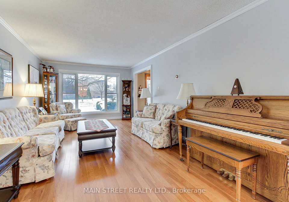 62-eastman-crescent-newmarket-ontario-n12811494