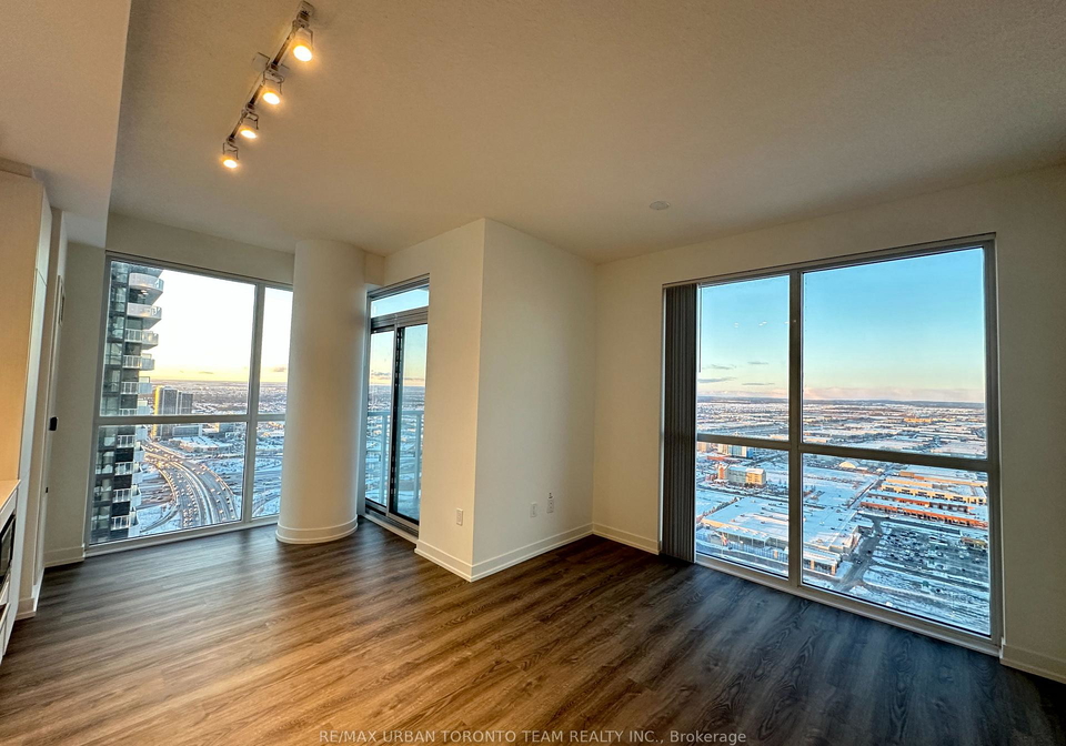 8-interchange-way-vaughan-ontario-n12811896