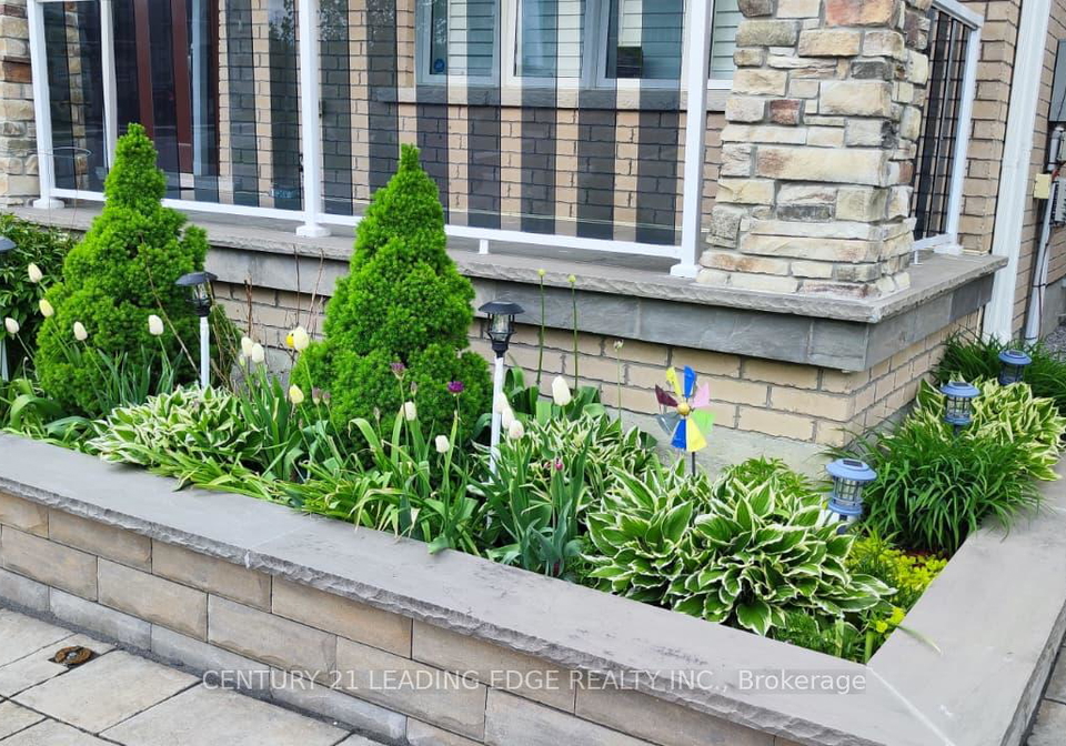 66-degraaf-crescent-aurora-ontario-n12812080