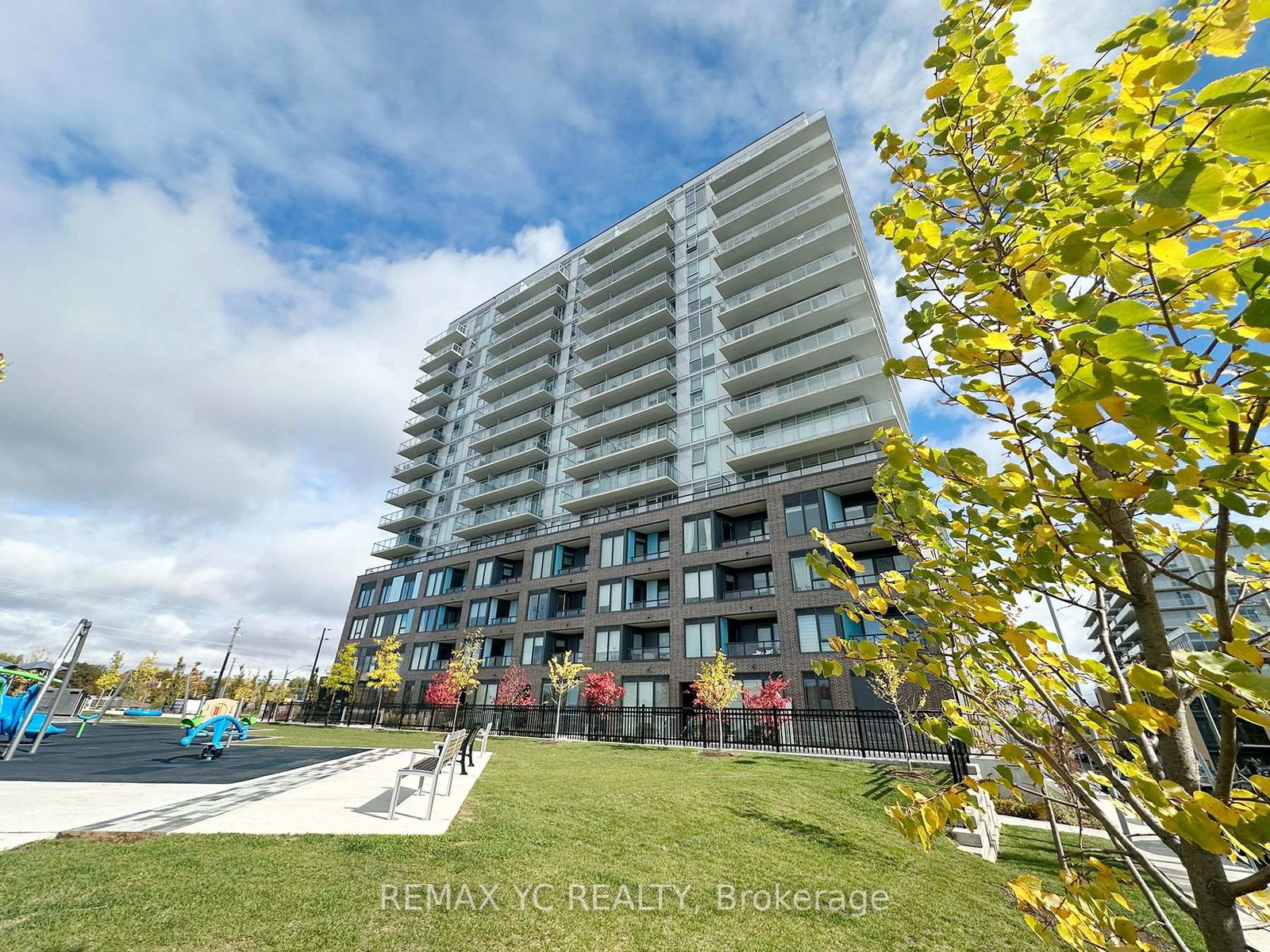 185-deerfield-road-newmarket-ontario-n12813140