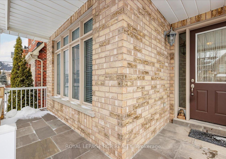392-kwapis-boulevard-newmarket-ontario-n12814652