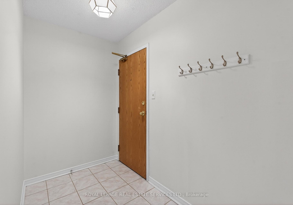 326-major-mackenzie-drive-e-richmond-hill-ontario-n12816418