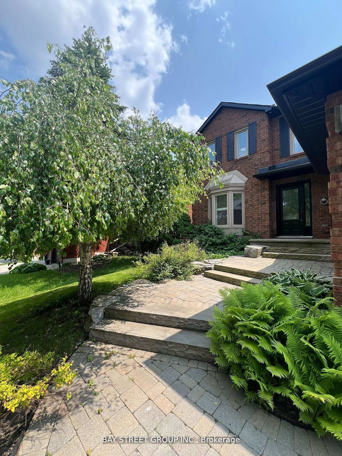 9-chadburn-crescent-aurora-ontario-n12818900