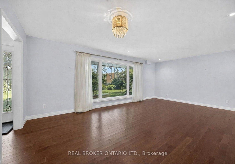 6-farr-avenue-east-gwillimbury-ontario-n12826402