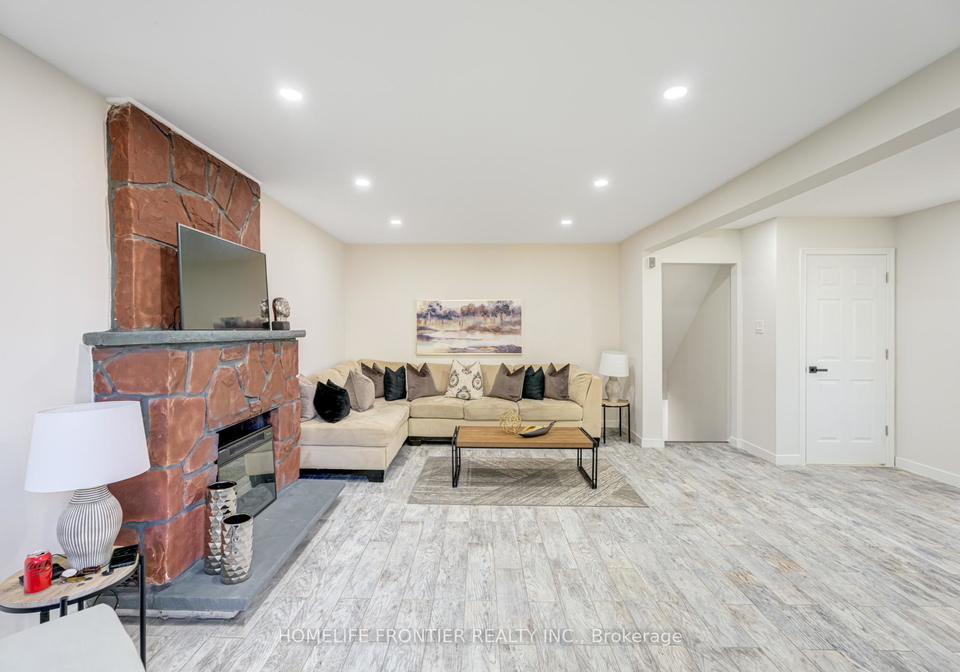 270-yorkshire-drive-newmarket-ontario-n12826964