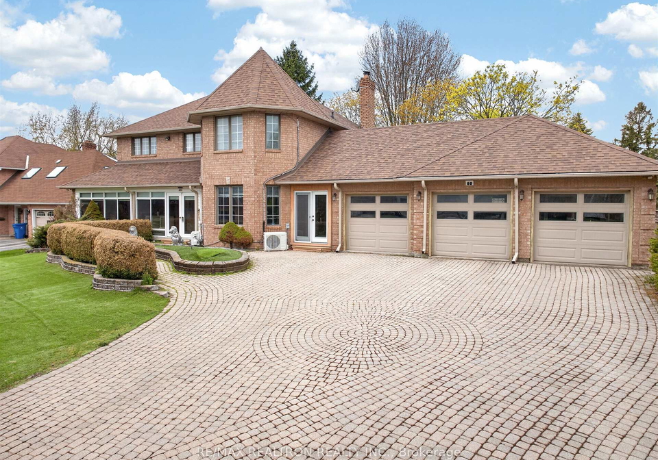 60-arthur-hall-drive-east-gwillimbury-ontario-n12827396