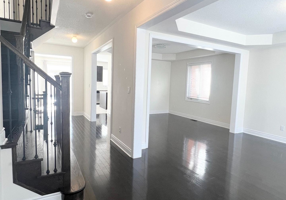 1018-wilbur-pipher-circle-newmarket-ontario-n12827624