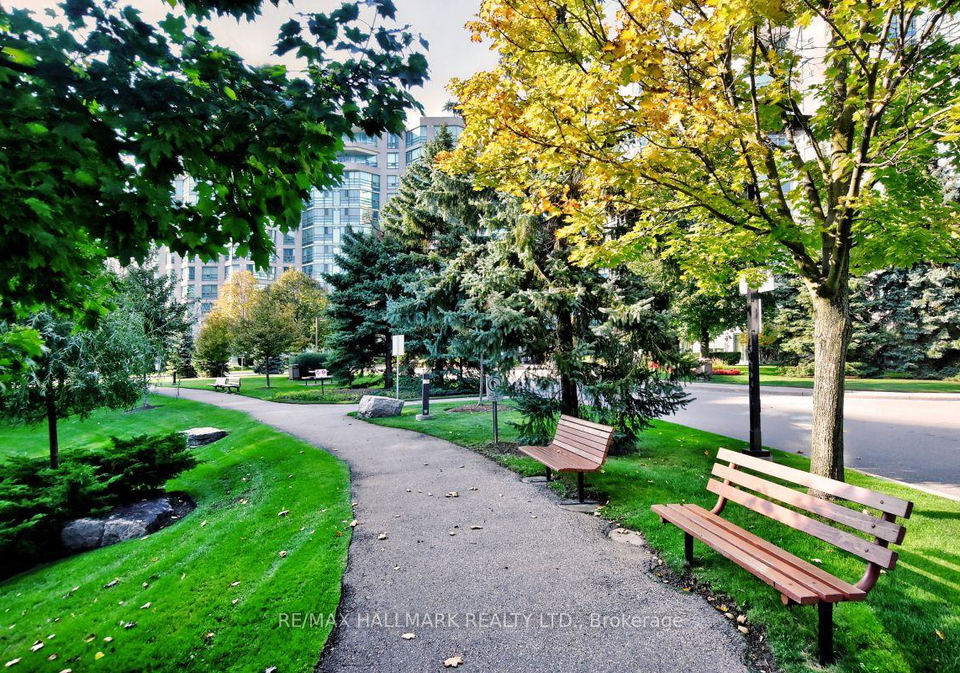 7825-bayview-avenue-markham-ontario-n12827654