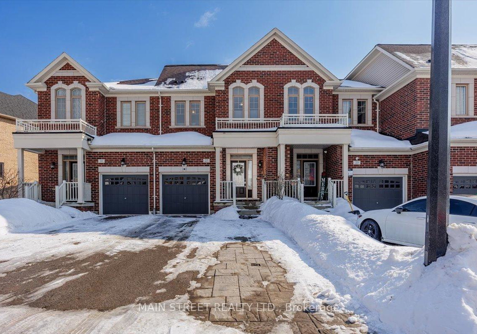 27-radial-drive-aurora-ontario-n12829820