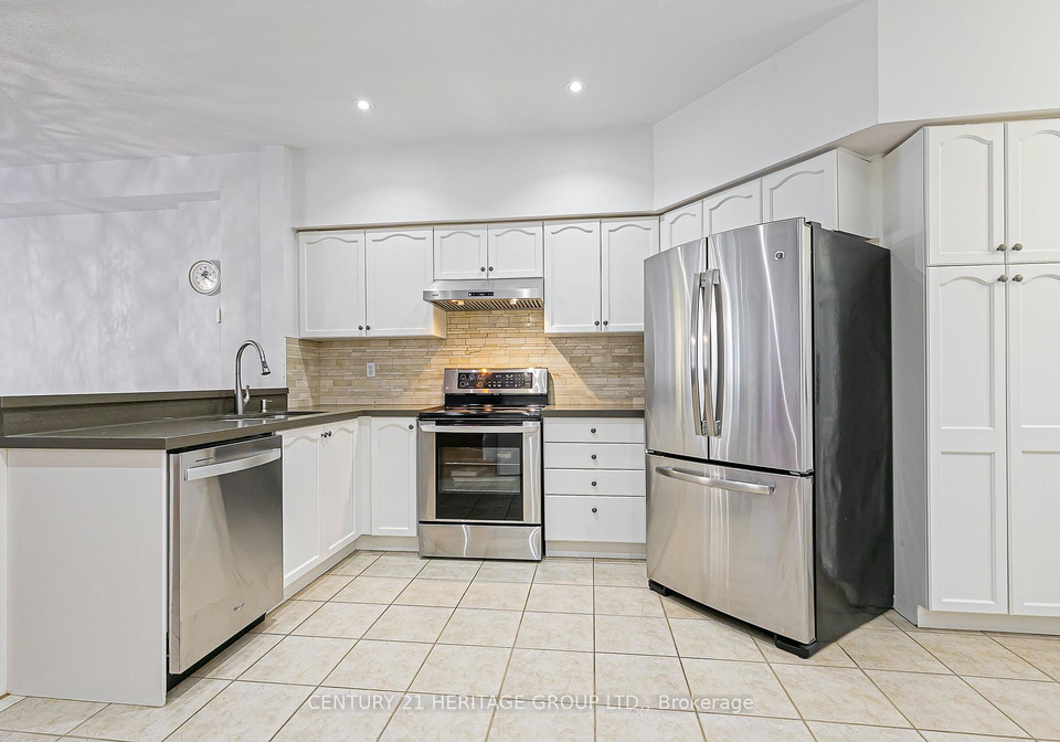 23-observatory-lane-richmond-hill-ontario-n12831018