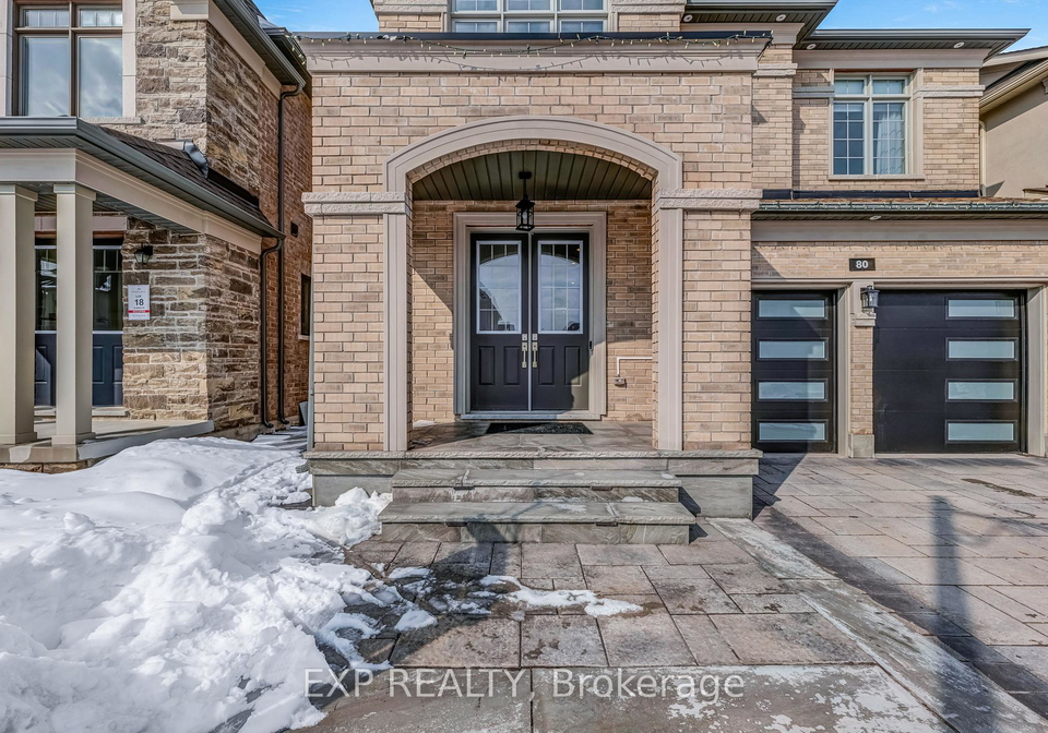 80-sikura-circle-newmarket-ontario-n12832826
