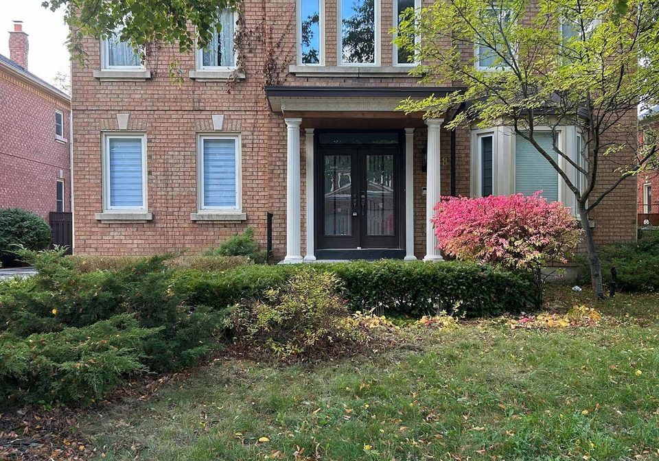 18-theobalds-circle-richmond-hill-ontario-n12833464