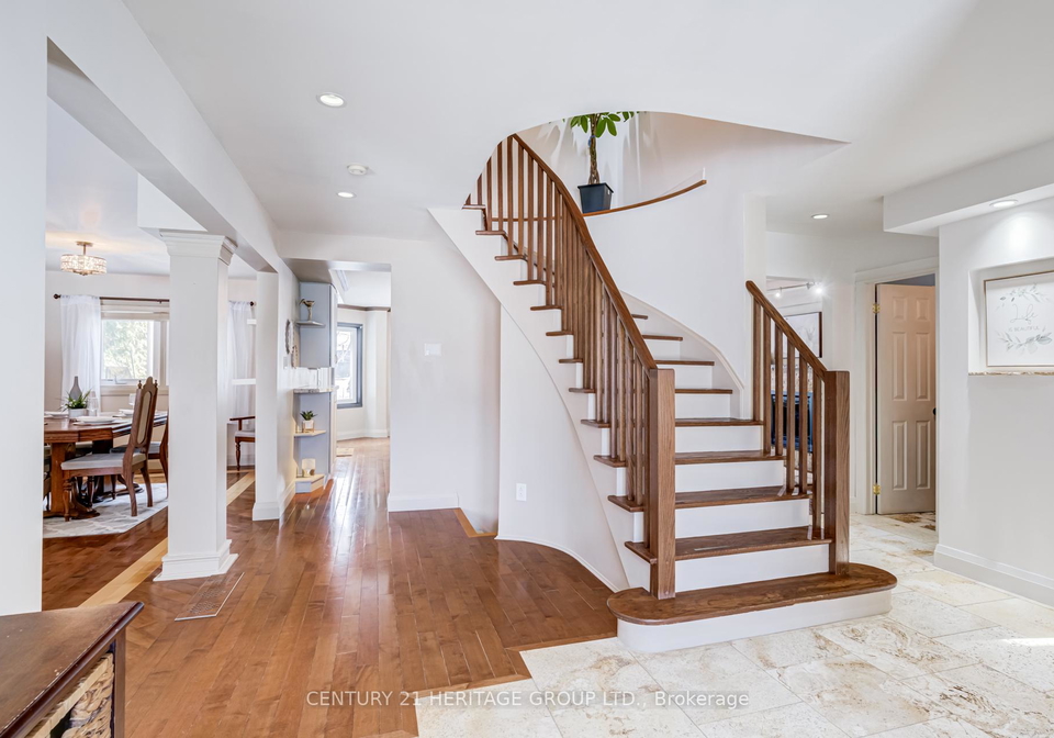 347-alex-doner-drive-newmarket-ontario-n12833554