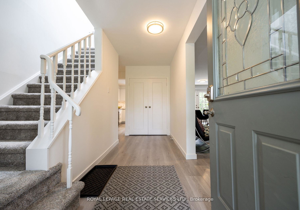 198-romfield-circuit-markham-ontario-n12834852