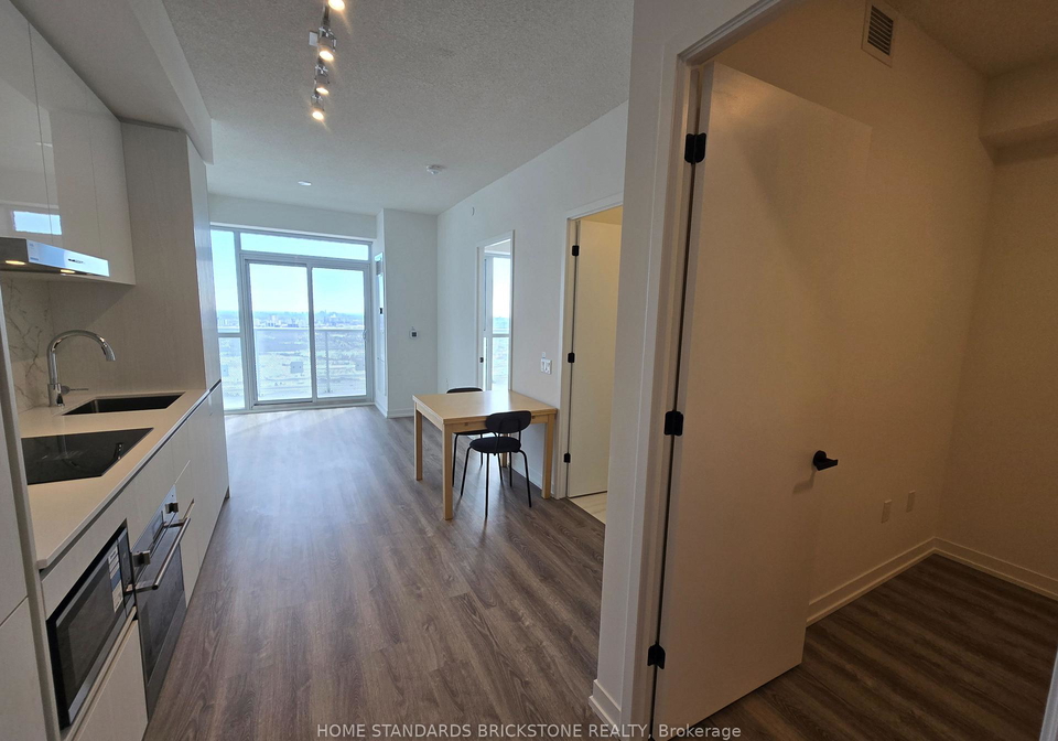 8-interchange-way-vaughan-ontario-n12836772