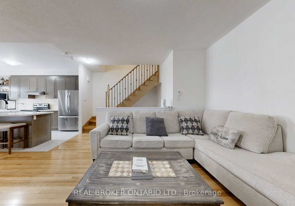 17-blackpool-lane-east-gwillimbury-ontario-n12837404