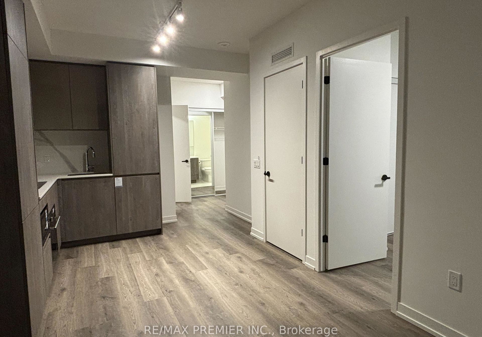8-interchange-way-vaughan-ontario-n12839970