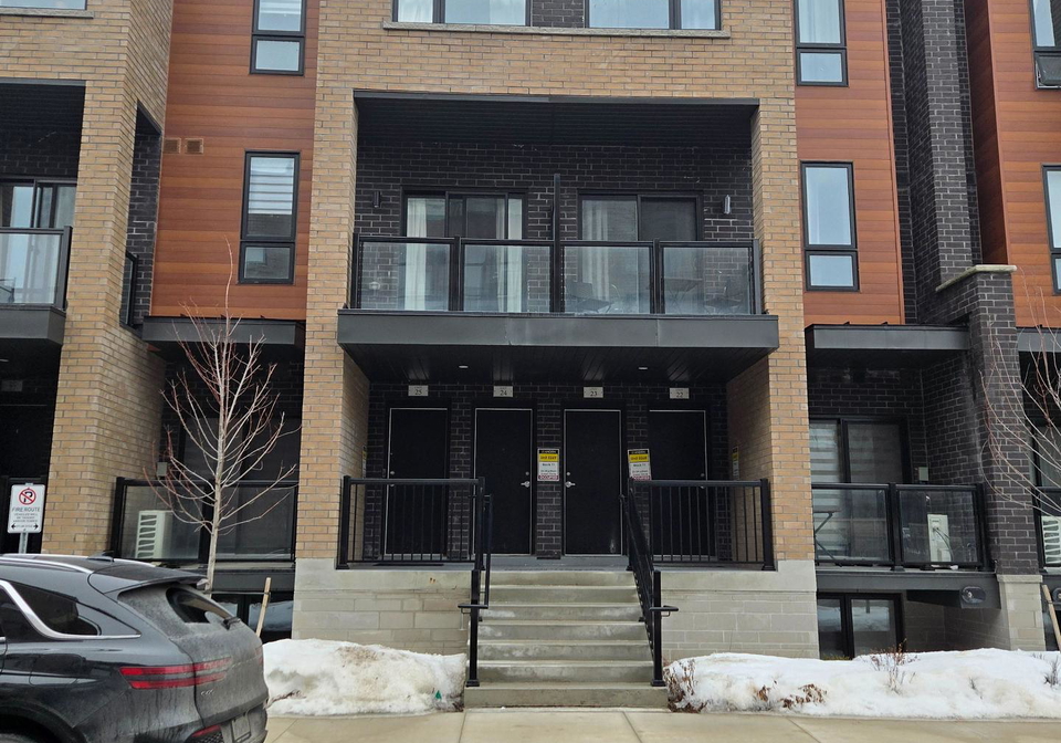 24-lytham-green-circle-n-newmarket-ontario-n12841576