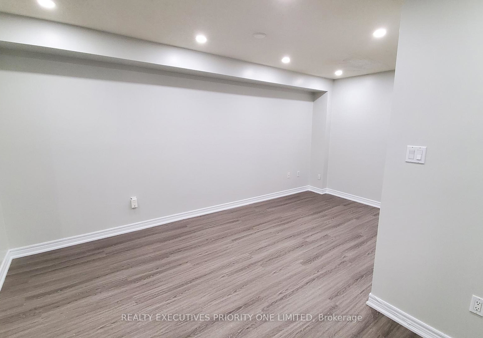 18-ed-quigg-way-vaughan-ontario-n12841698