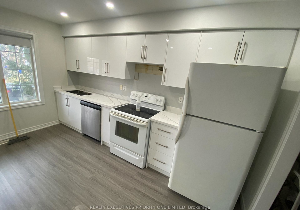 18-ed-quigg-way-vaughan-ontario-n12841698