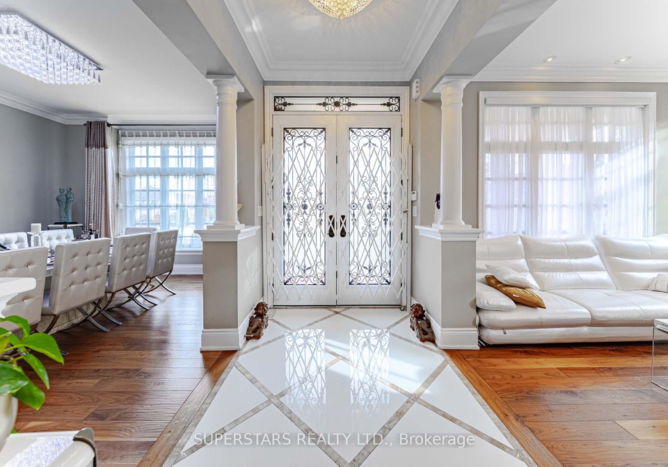 19-royal-county-down-crescent-markham-ontario-n12842950