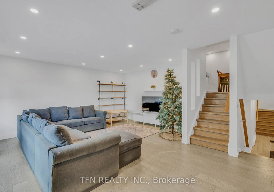 242-milestone-crescent-aurora-ontario-n12846988