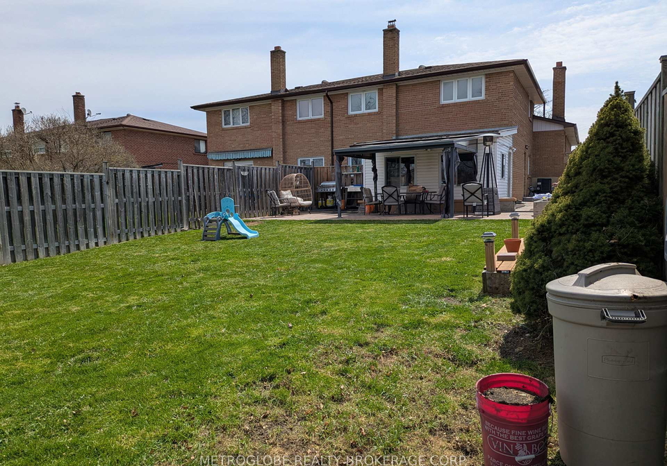 174-andrew-park-vaughan-ontario-n12851302