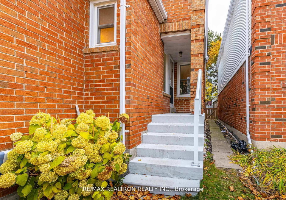 20-jonathan-gate-vaughan-ontario-n12851808