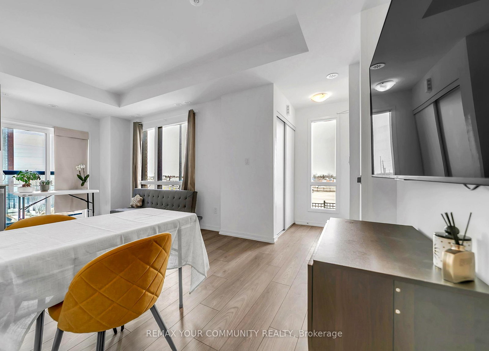 220-lytham-green-circle-newmarket-ontario-n12852390