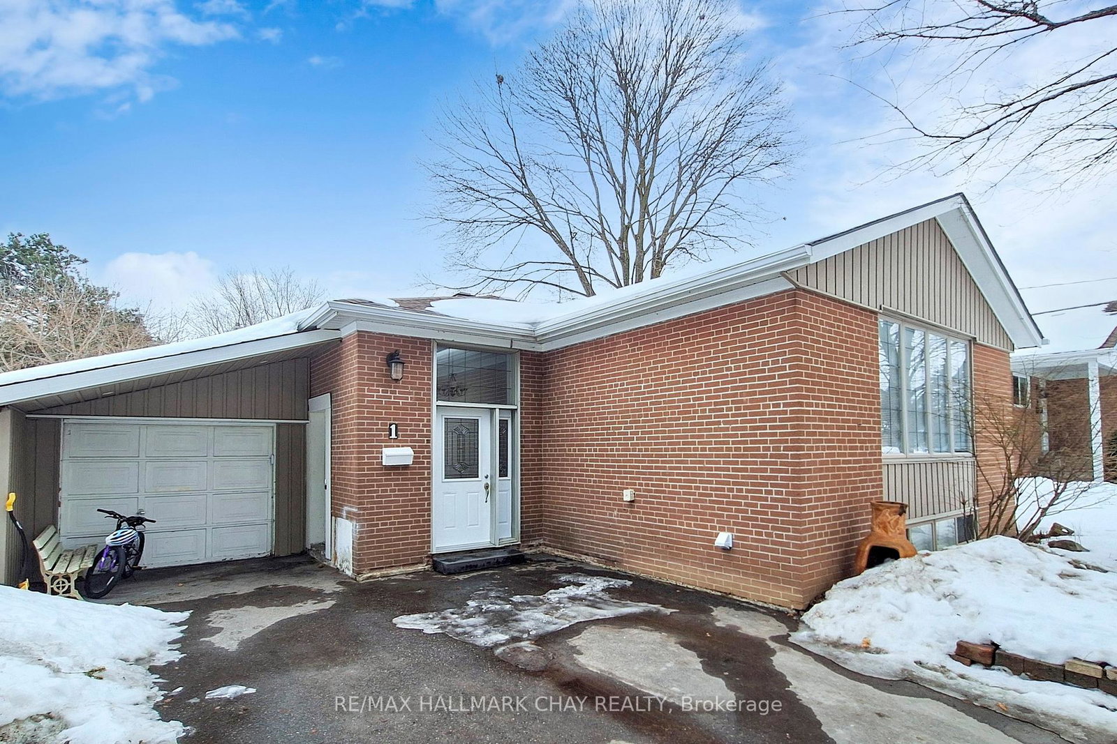 1-davidson-road-aurora-ontario-n12853640