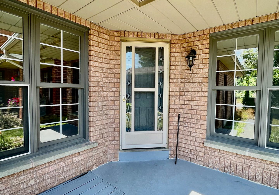 393-pickering-crescent-newmarket-ontario-n12857134