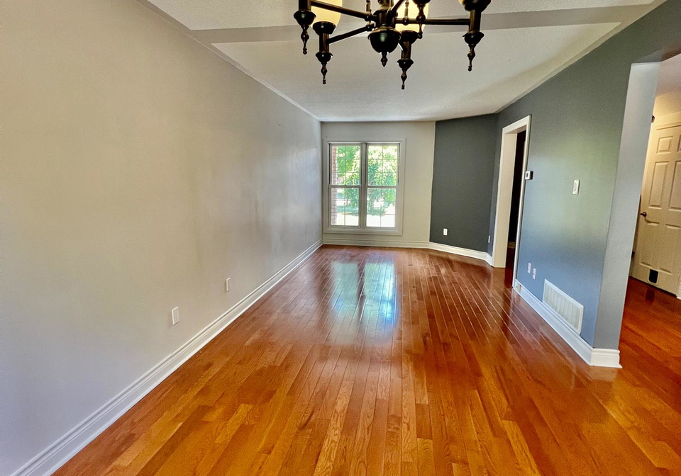 393-pickering-crescent-newmarket-ontario-n12857134