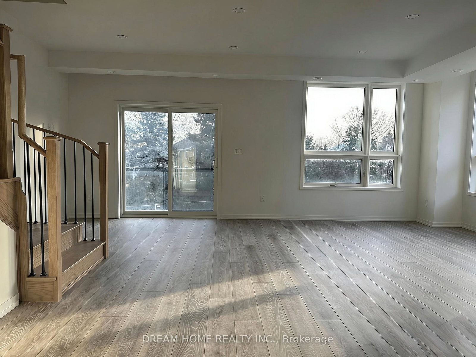 22-lytham-green-circle-newmarket-ontario-n12859346