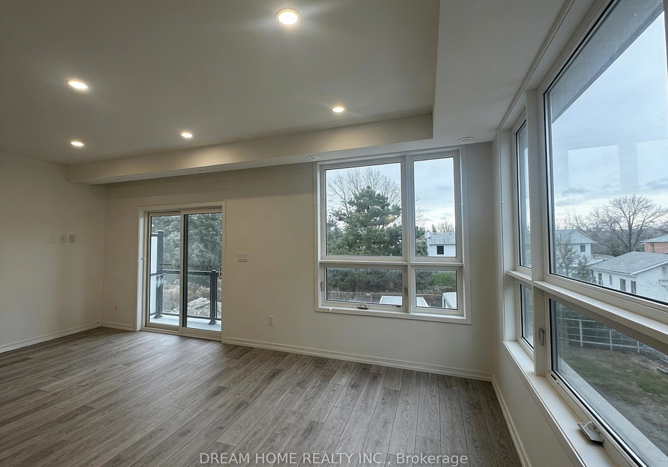 22-lytham-green-circle-newmarket-ontario-n12859346