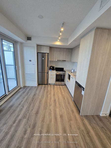 195-commerce-street-vaughan-ontario-n12859772