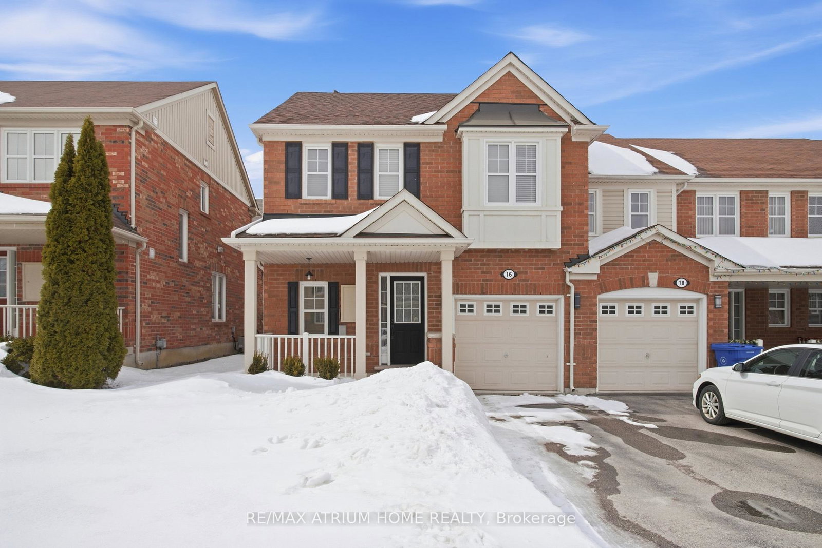16-kidd-circle-aurora-ontario-n12862246