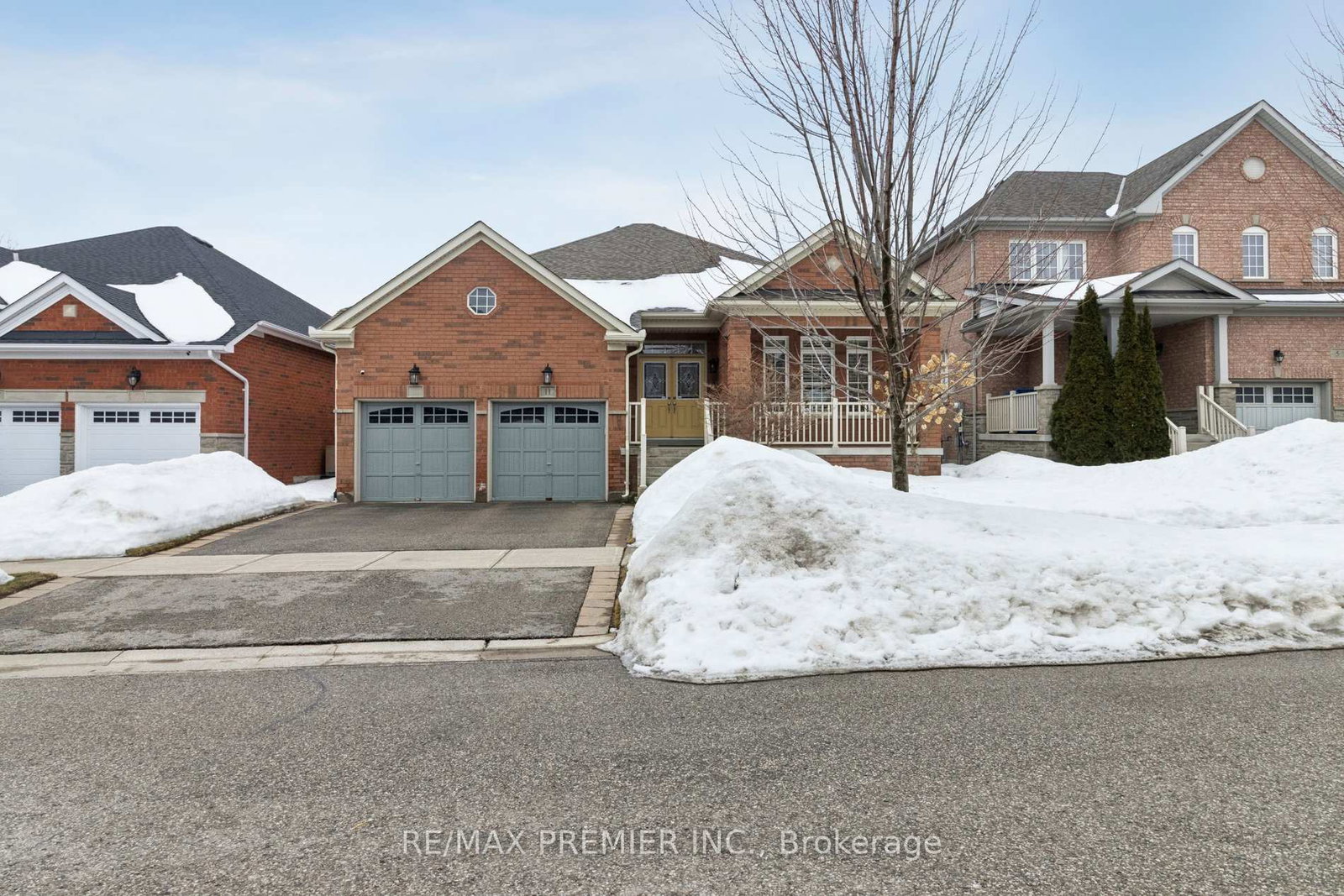 11-eakins-drive-e-aurora-ontario-n12863560