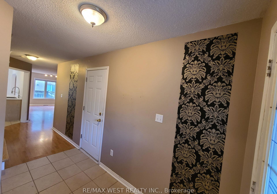 228-coleridge-drive-newmarket-ontario-n12863574