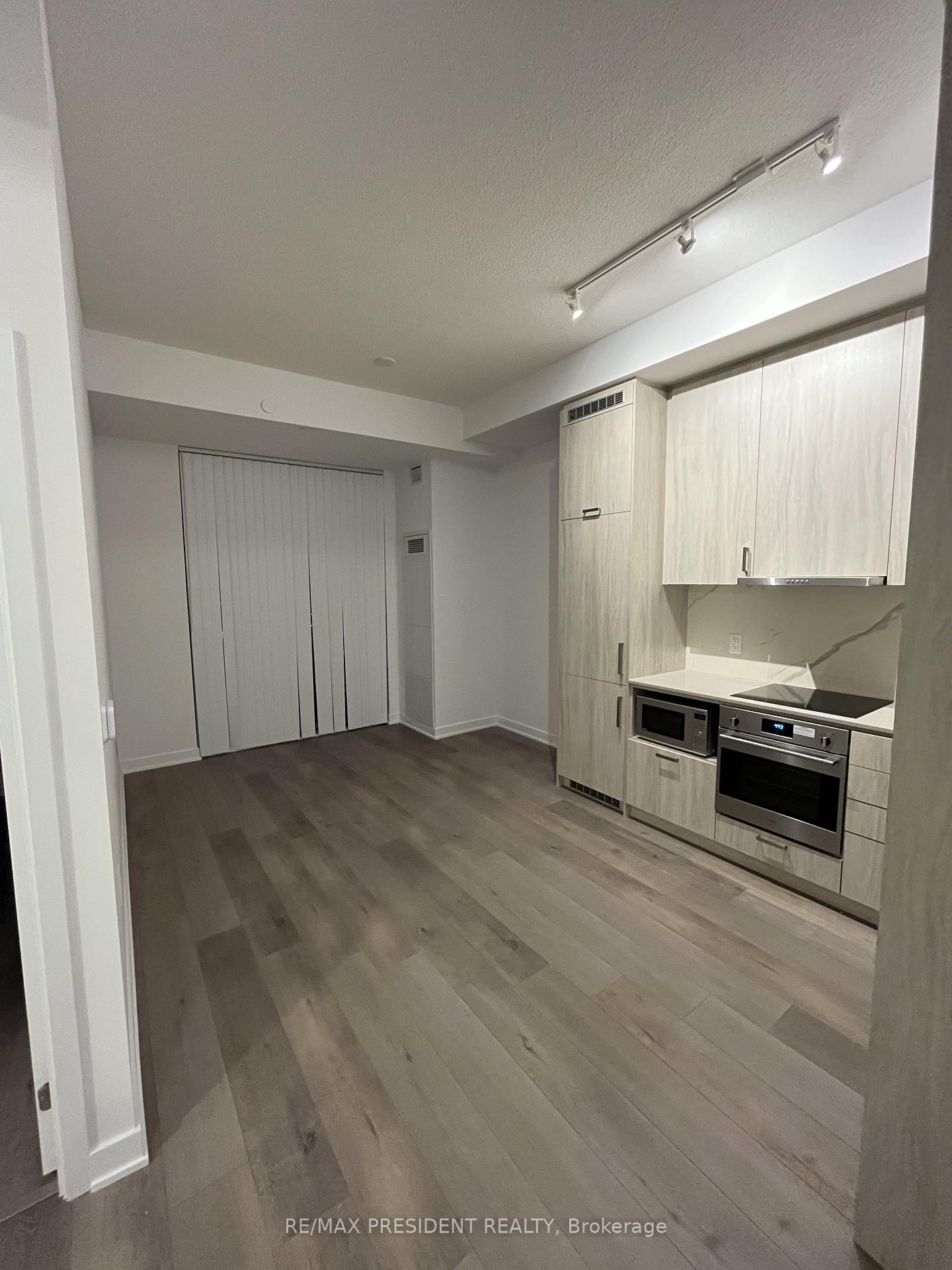 60-honeycrisp-crescent-vaughan-ontario-n12864886