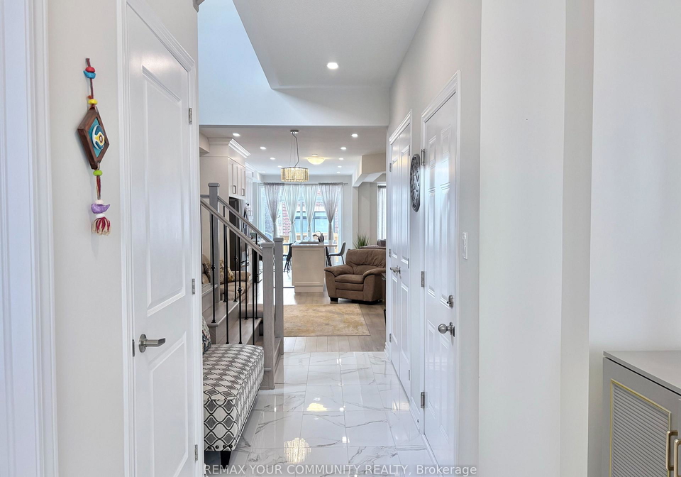 8-viola-street-east-gwillimbury-ontario-n12865232