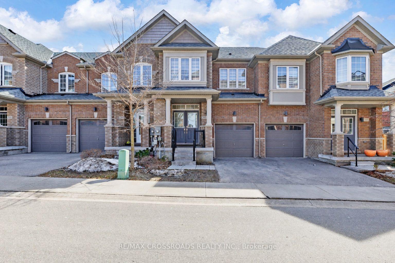 202-harding-park-street-newmarket-ontario-n12865588