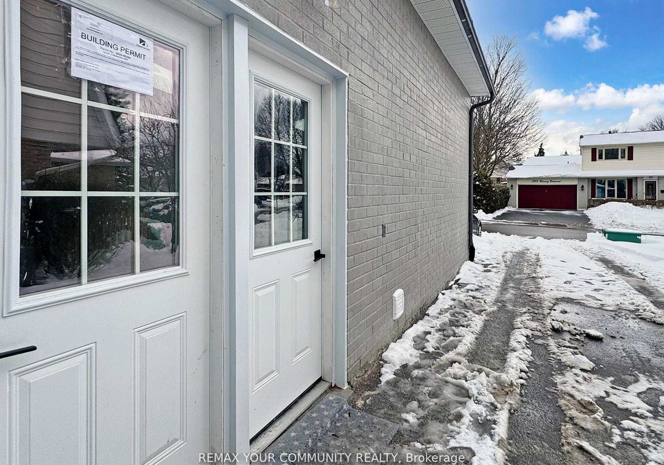 264-currey-crescent-e-newmarket-ontario-n12868662