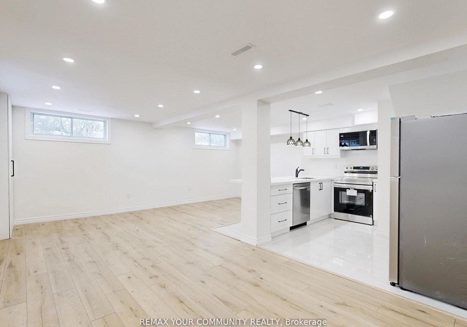 264-currey-crescent-e-newmarket-ontario-n12868662