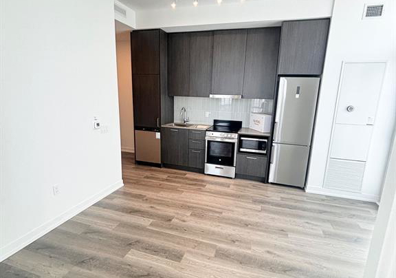 195-commerce-street-vaughan-ontario-n12868898
