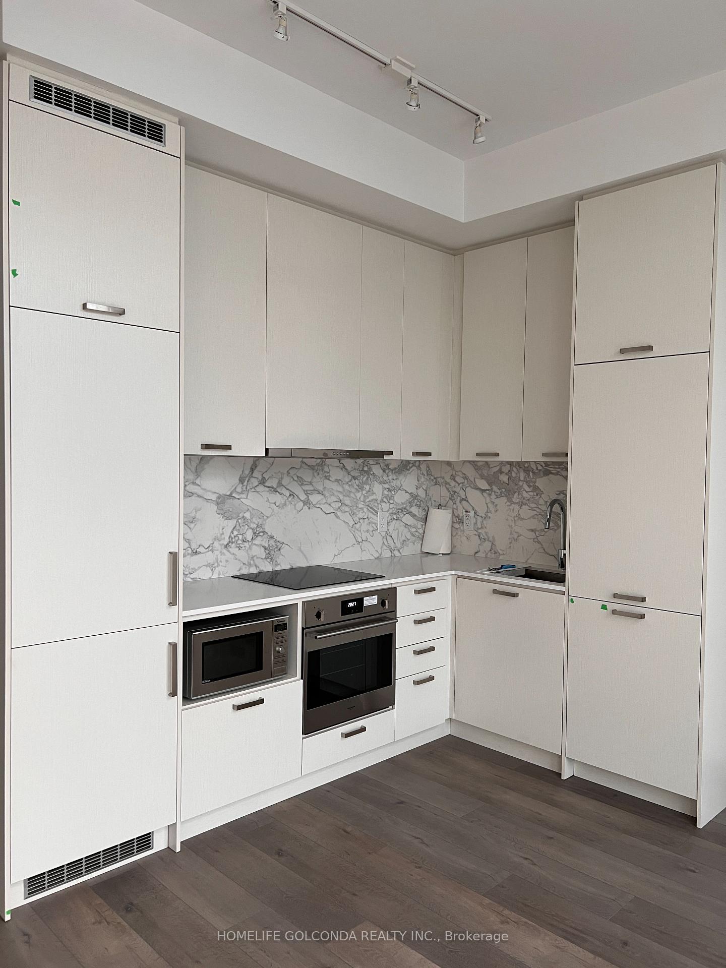 38-honeycrisp-crescent-vaughan-ontario-n12870130